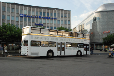 140807_mohnkapseln_gr-kamera_-071_bus-direkte-demokratie.jpg