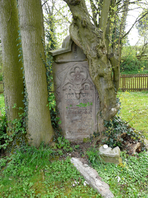 240408_fritzlar_jud-friedhof_fz18-061_300pix.jpg