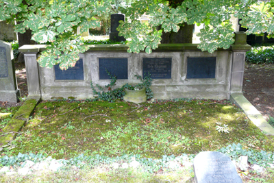 jud-friedhof-ks_040808-087_400pix.jpg