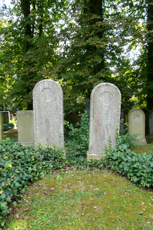 jud-friedhof-ks_040808-097_300pix.jpg