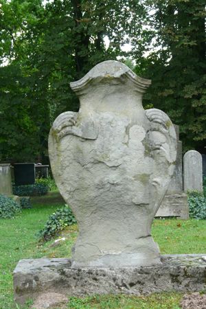 jud-friedhof-ks_040808-105_300pix.jpg