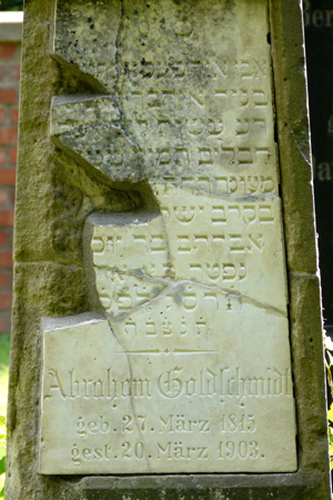 jud-friedhof-ks_040808-258_300pix.jpg